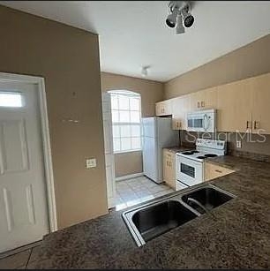 13102 Indian Creek Drive - Photo 4