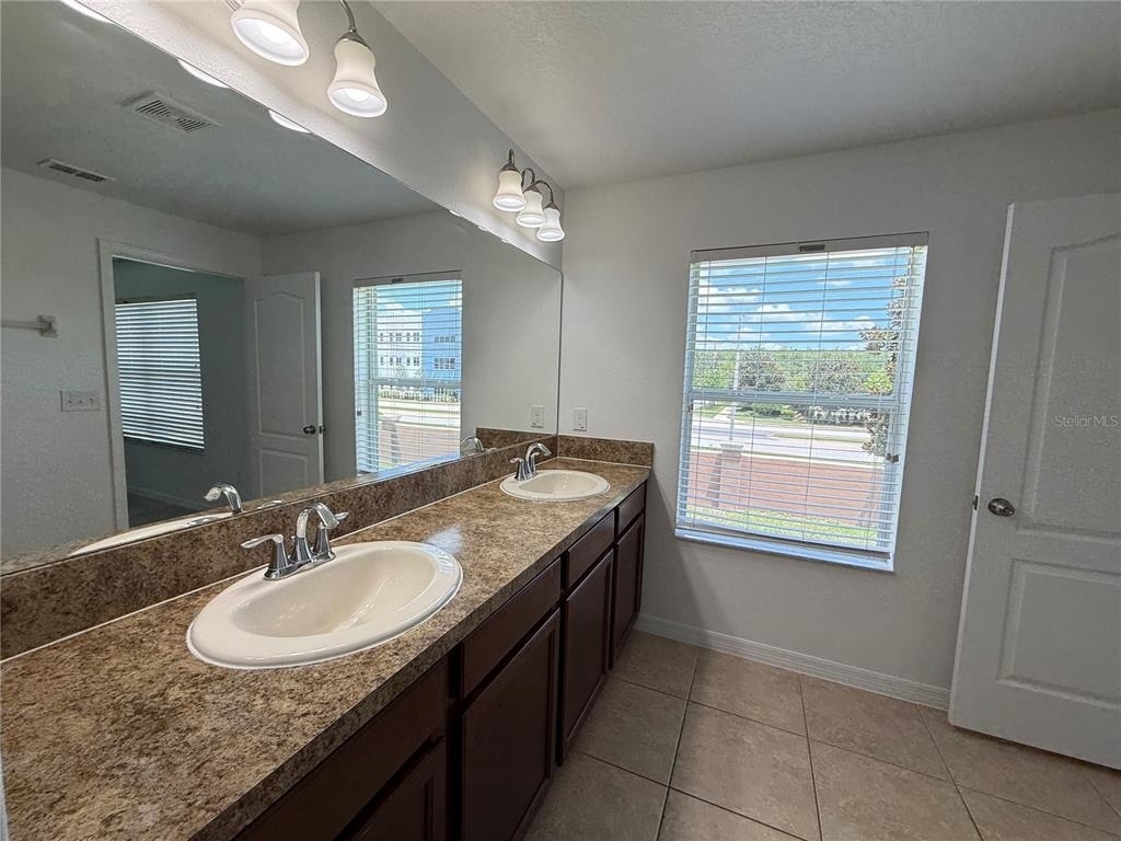 10713 Savannah Landing Circle - Photo 12