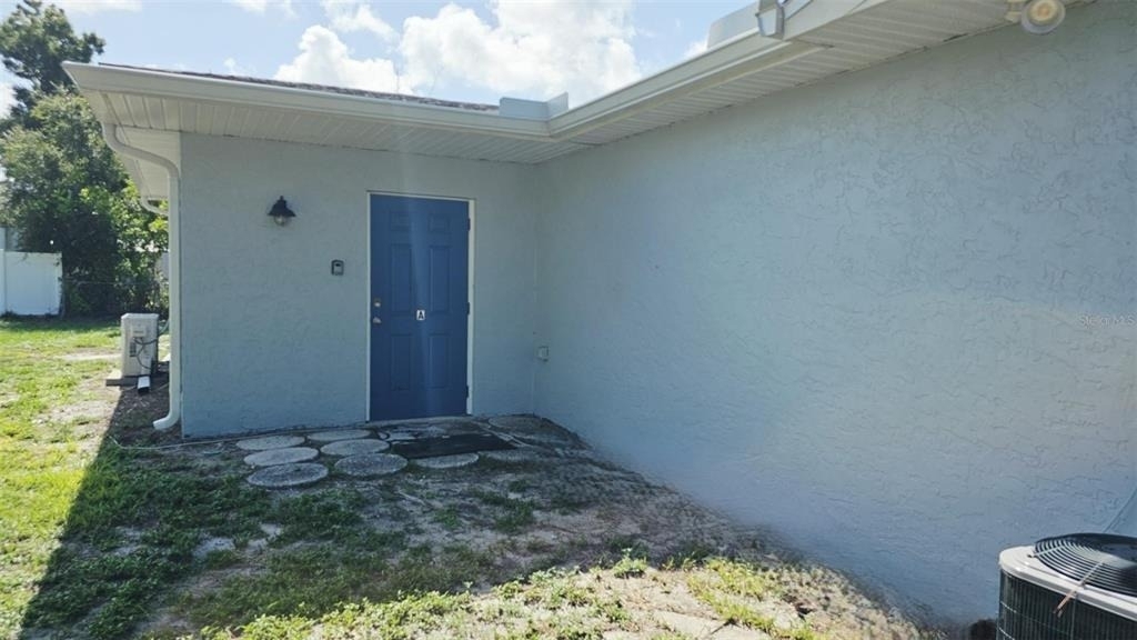 865 Palm Avenue - Photo 0
