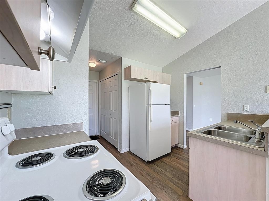 424 Danube Way - Photo 11