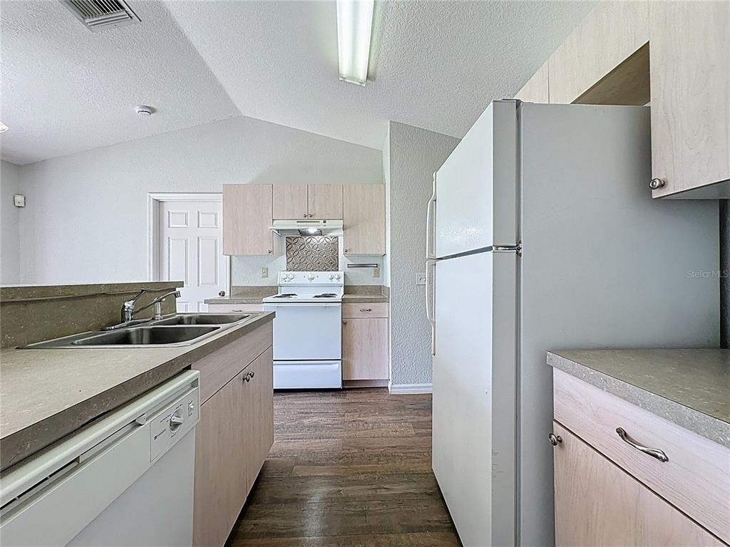 424 Danube Way - Photo 12