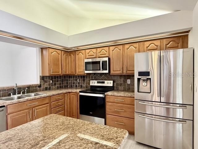 553 Walnut Grove Place - Photo 12