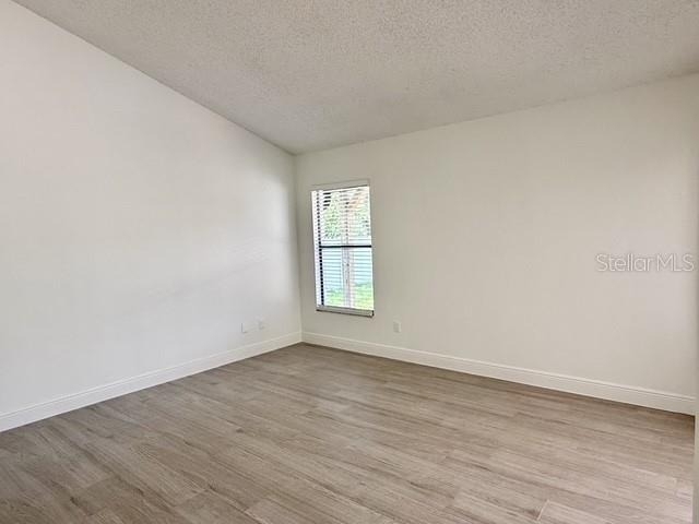553 Walnut Grove Place - Photo 13