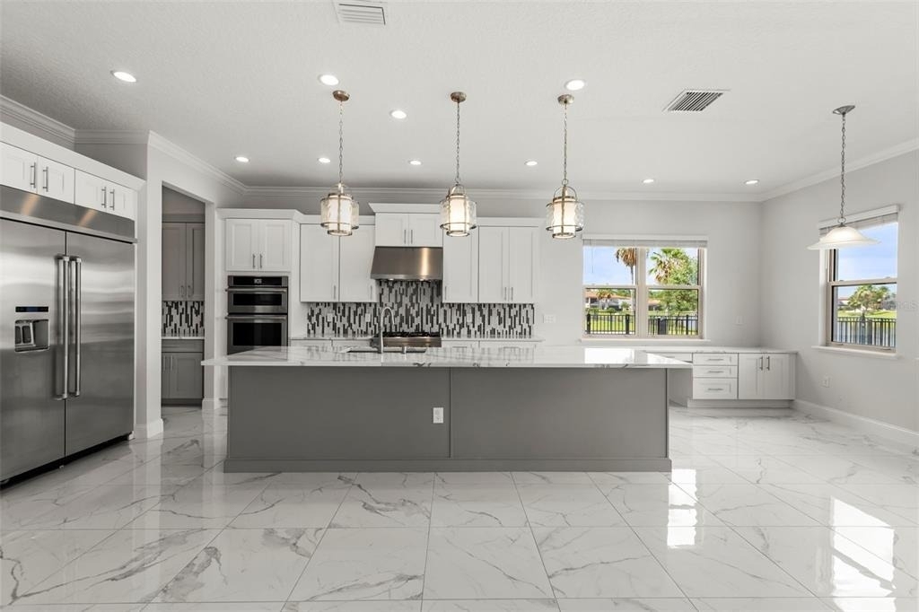 10511 Royal Cypress Way - Photo 9