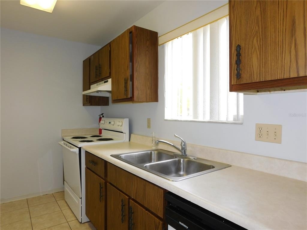 1118 Spring Meadow Drive - Photo 5