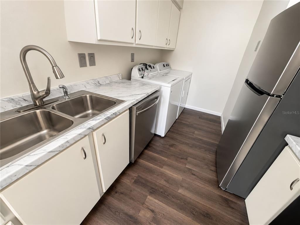 528 Orange Drive - Photo 15