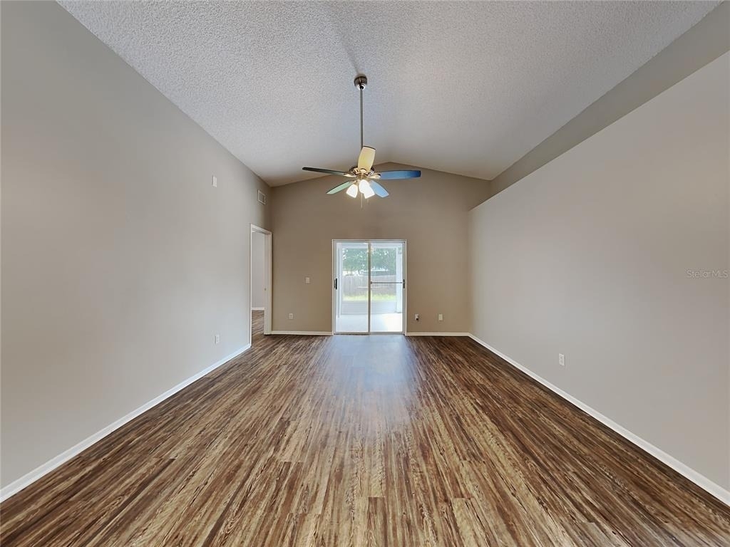 1408 Sugarberry Lane - Photo 2