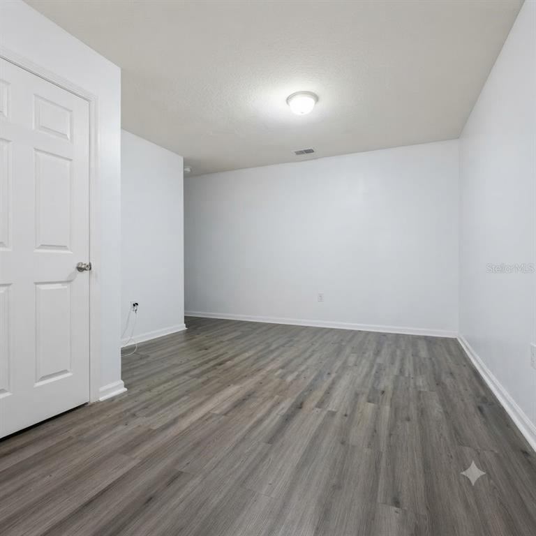 1561 Chelsea Drive - Photo 15