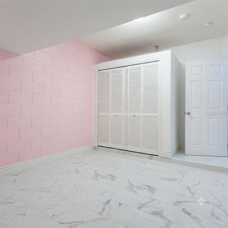 1561 Chelsea Drive - Photo 12