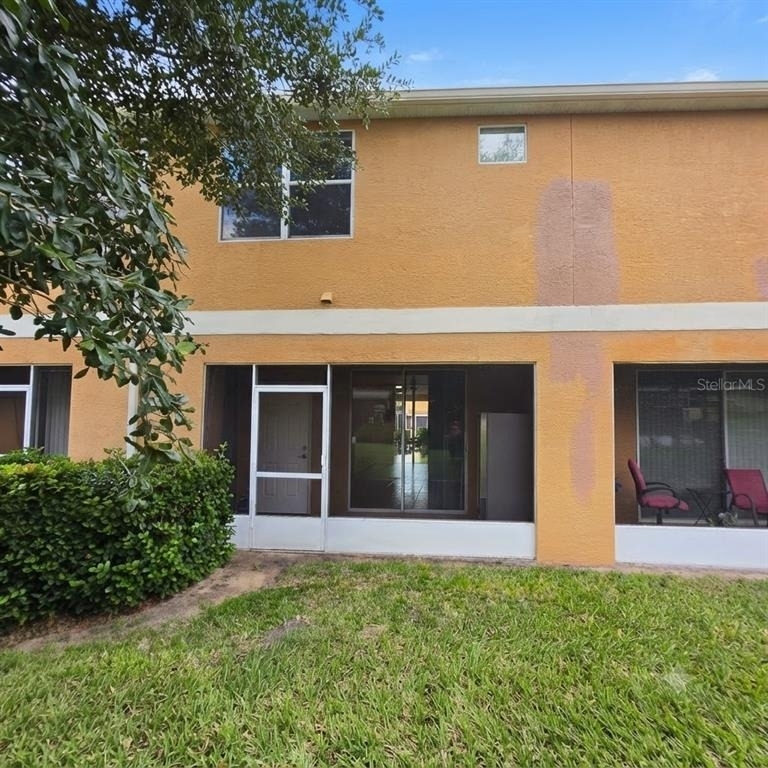 1561 Chelsea Drive - Photo 3