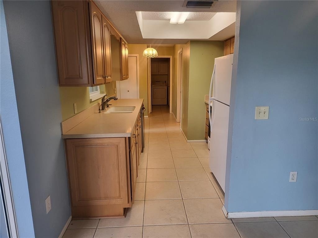12165 Gulfstream Boulevard - Photo 2