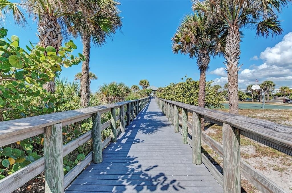 12165 Gulfstream Boulevard - Photo 32