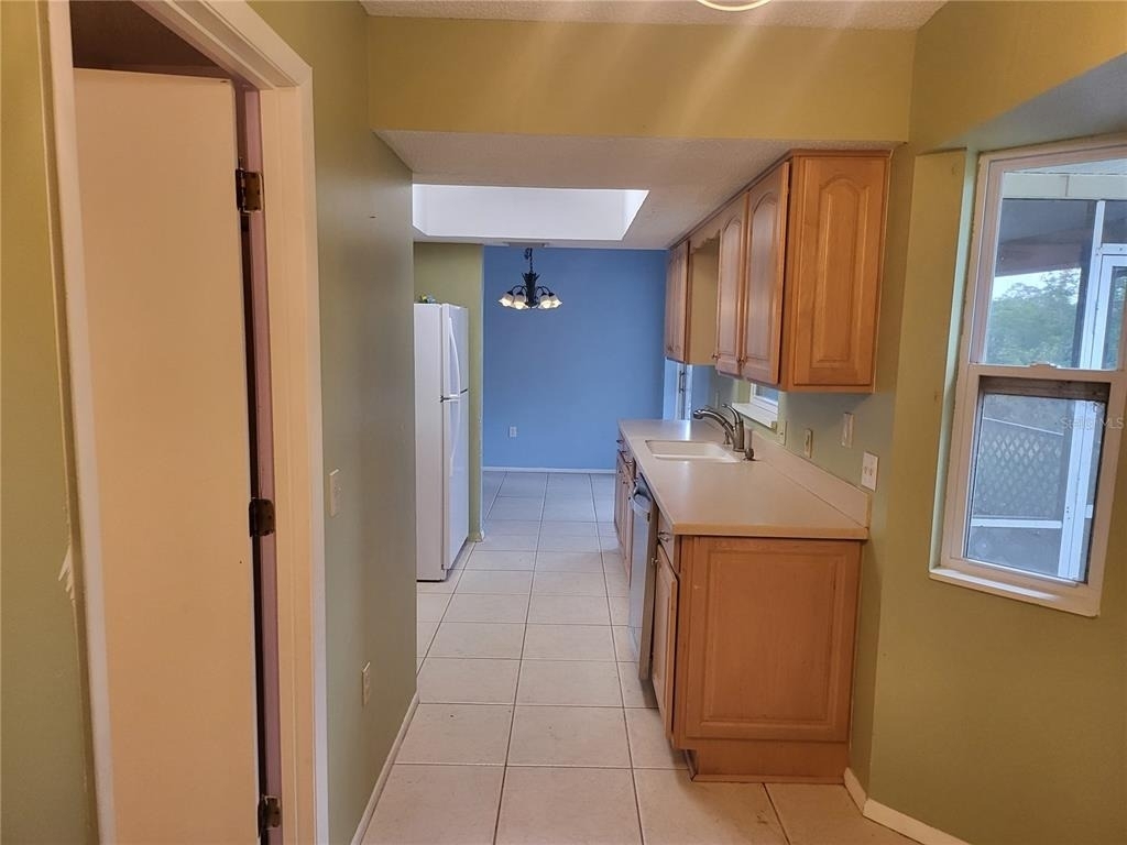12165 Gulfstream Boulevard - Photo 8