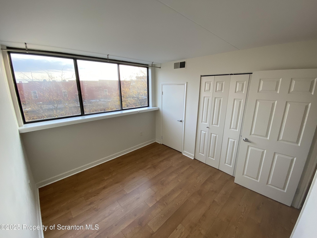 220 Linden Street - Photo 5
