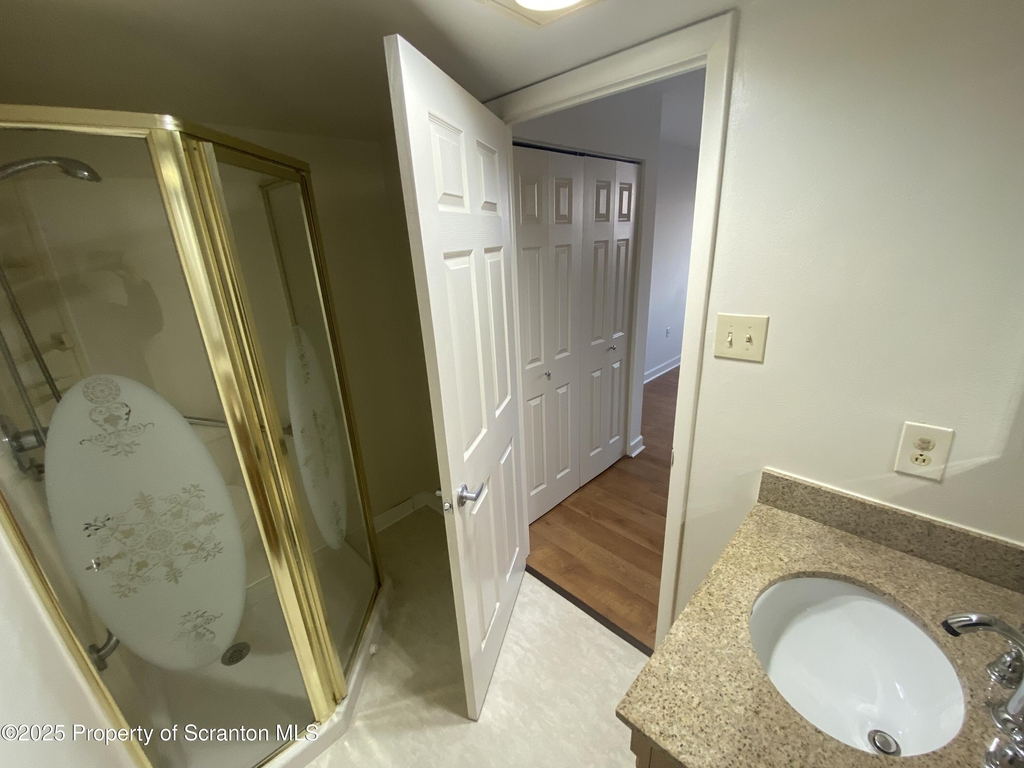 220 Linden Street - Photo 9