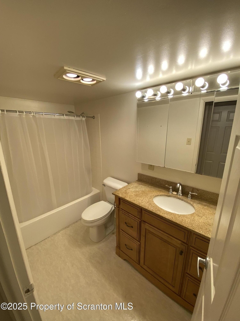 220 Linden Street - Photo 8