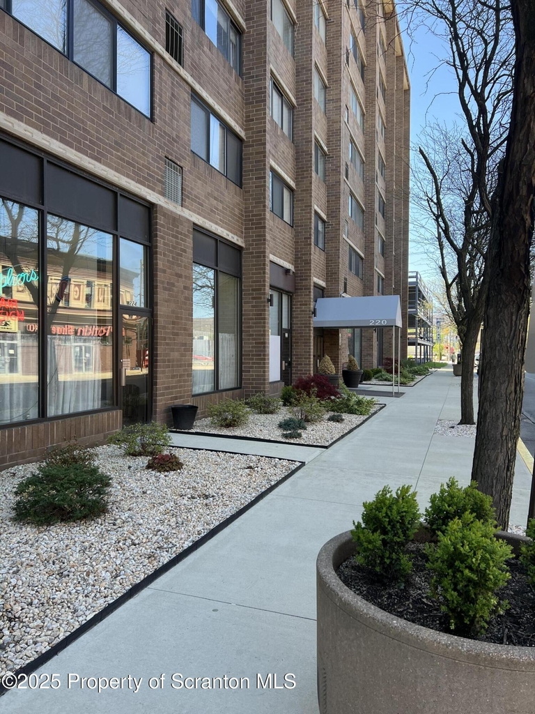 220 Linden Street - Photo 1