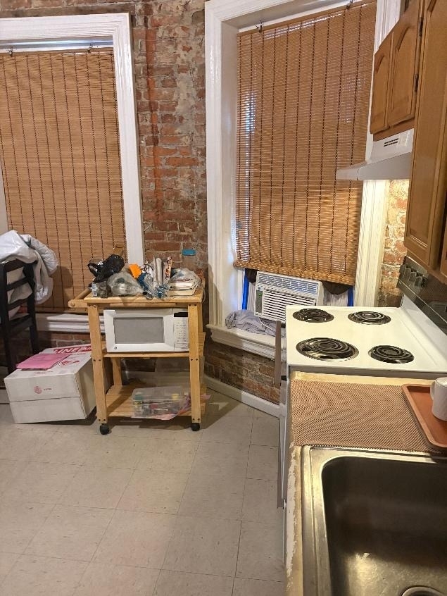 917 W Hamilton Street - Photo 2