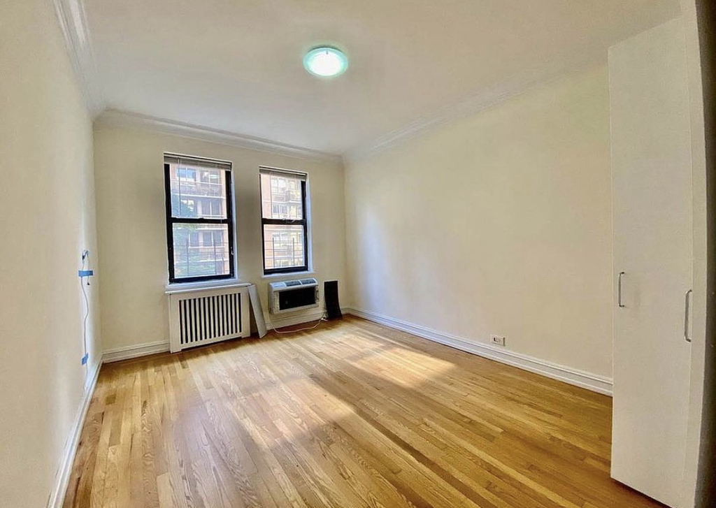 235 East 46th Street - Photo 3