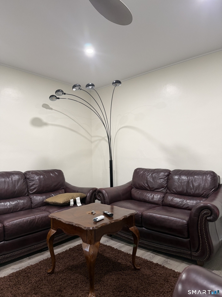 212 Maple Hill Avenue - Photo 5