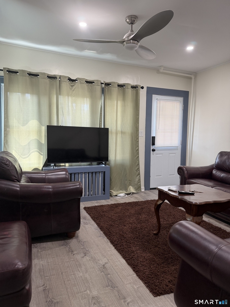 212 Maple Hill Avenue - Photo 4