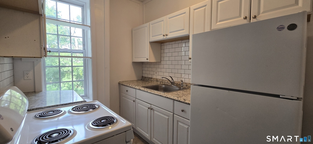 221 Broadway - Photo 1