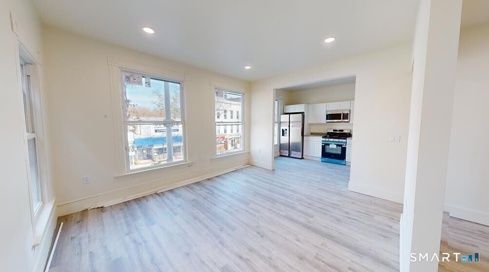 736 Main Street - Photo 2