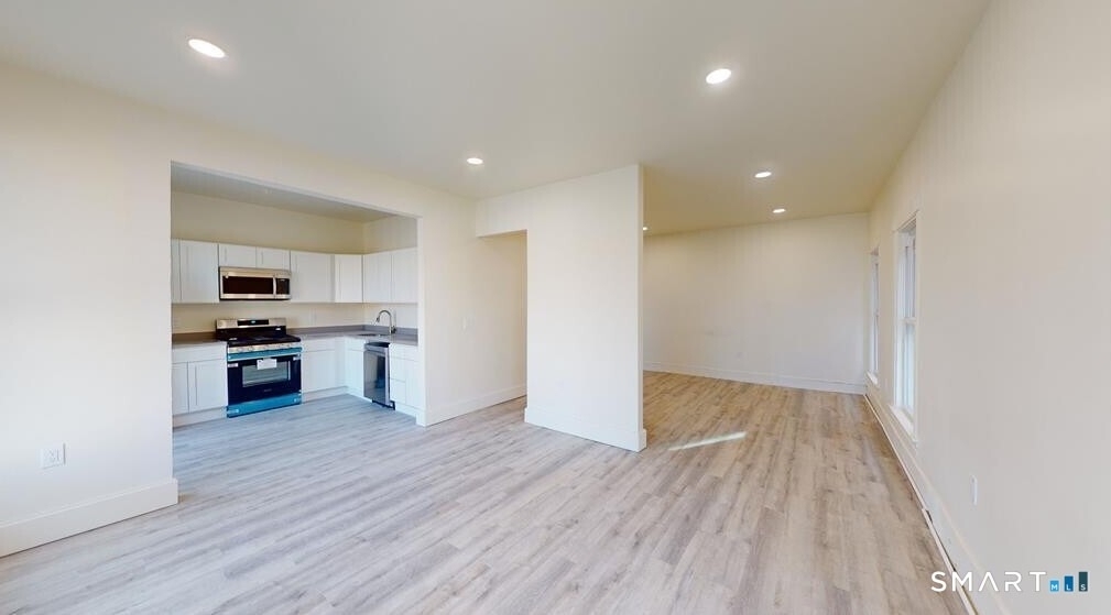 736 Main Street - Photo 3