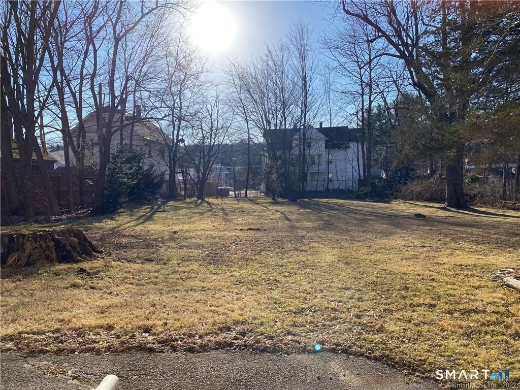 433 Migeon Avenue - Photo 16