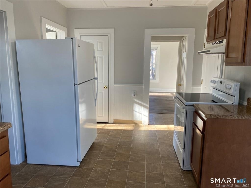433 Migeon Avenue - Photo 5
