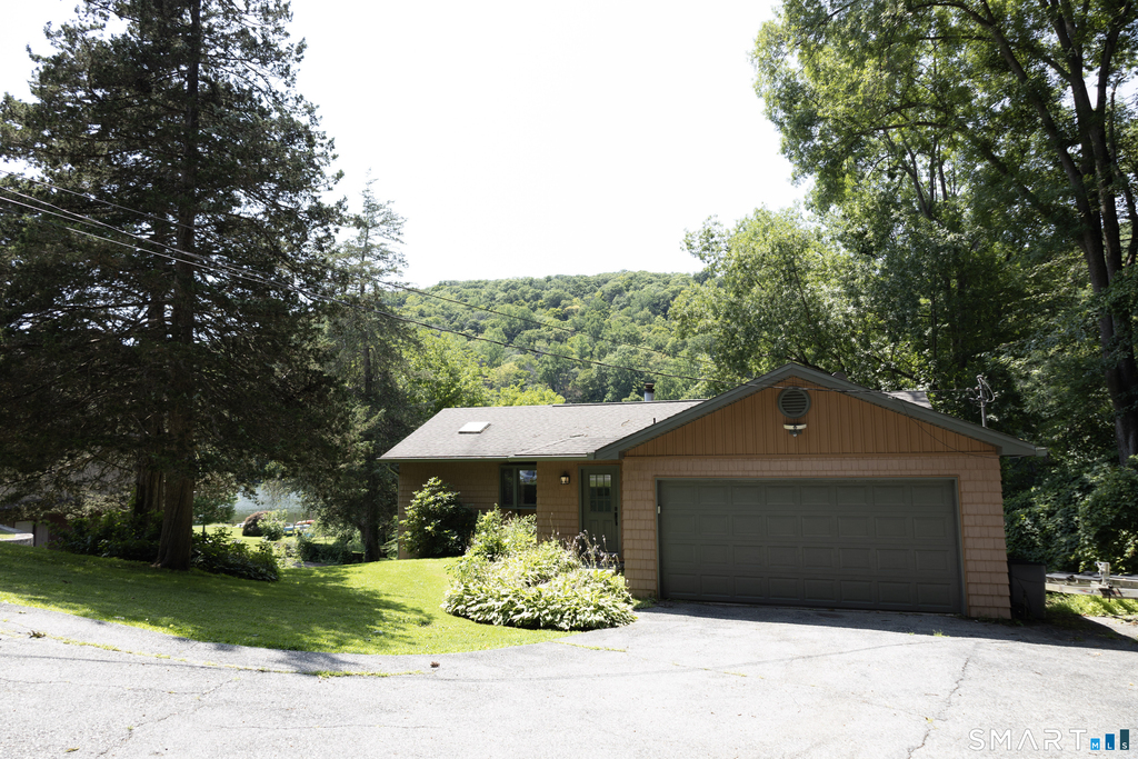 18 Pinewood Shores - Photo 2