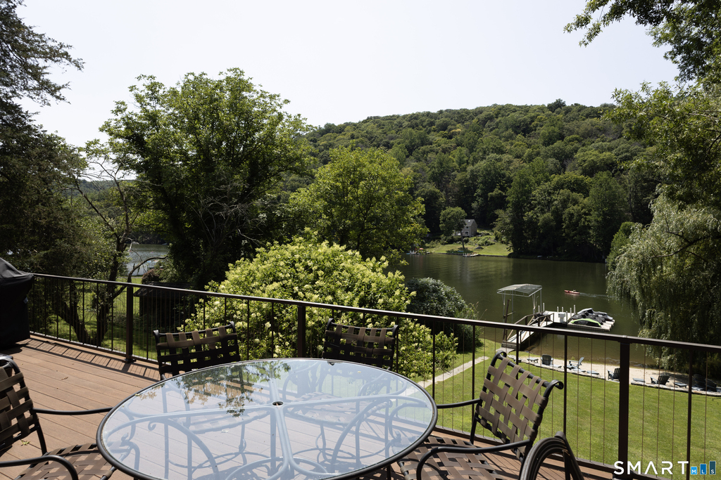 18 Pinewood Shores - Photo 6