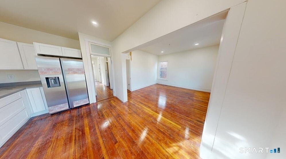 736 Main Street - Photo 5