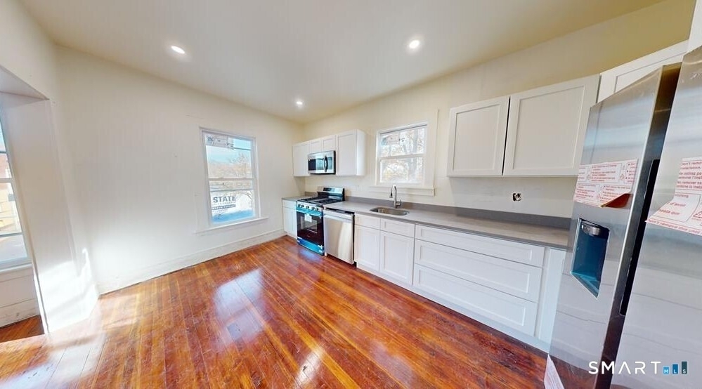 736 Main Street - Photo 4