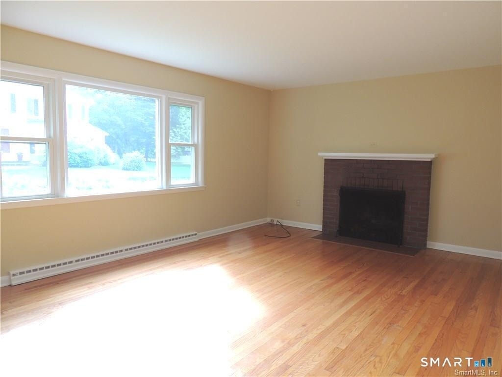 87 Hotchkiss Grove Road - Photo 1