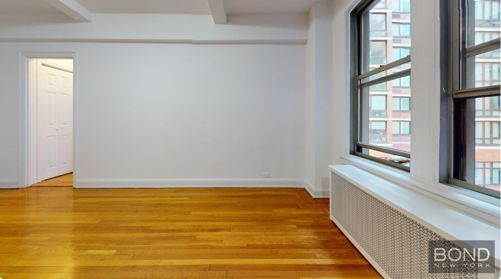 East 38th Street - Photo 4