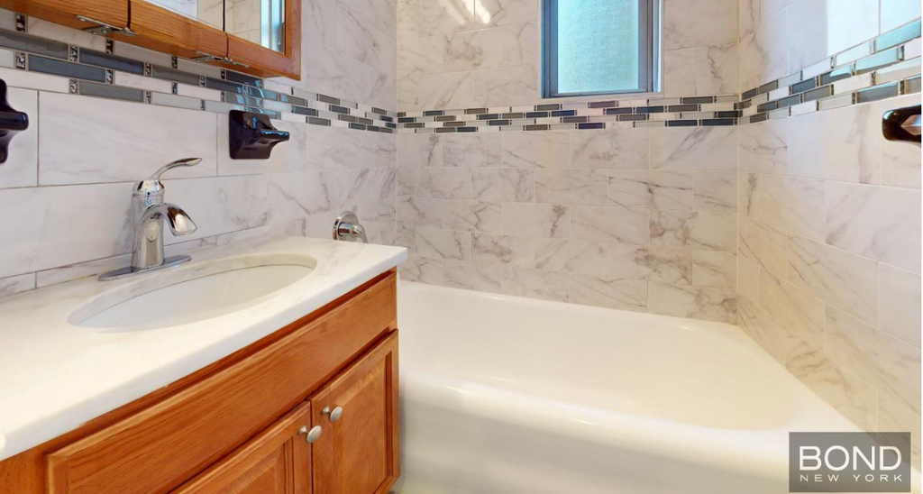 East 38th Street - Photo 6