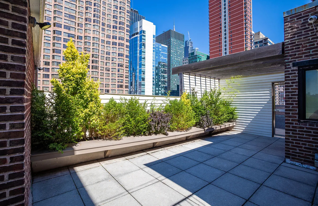 East 38th Street - Photo 10