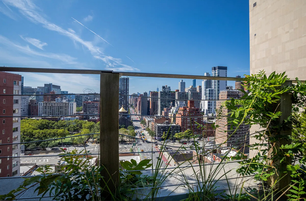 East 38th Street - Photo 11