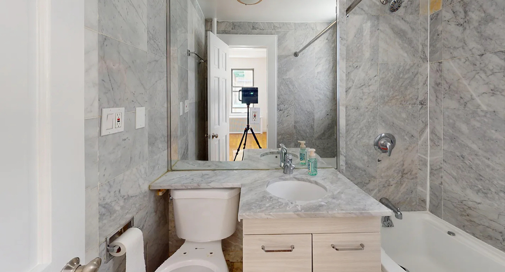East 38th Street - Photo 8