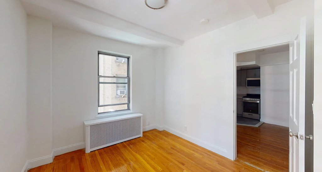 East 38th Street - Photo 5