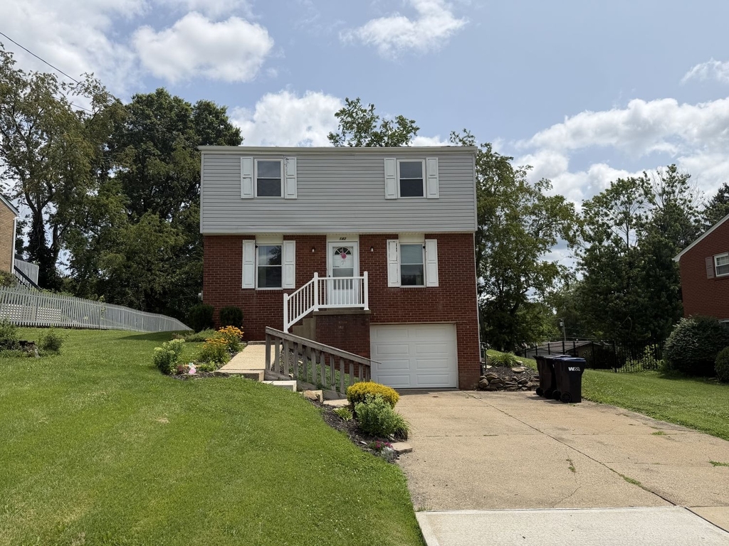 142 Convair Drive - Photo 0