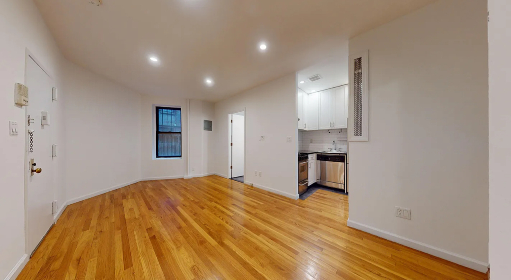 East 65th  Street - Photo 7