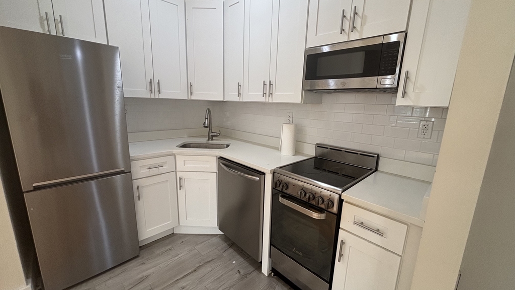 West 76th Street - Photo 0