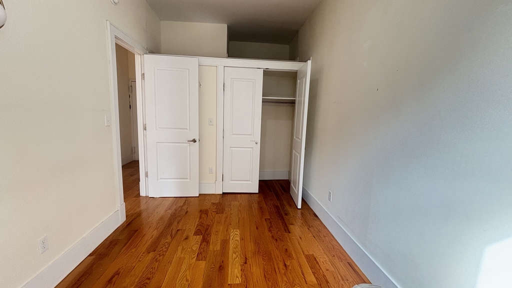 West 76th Street - Photo 7