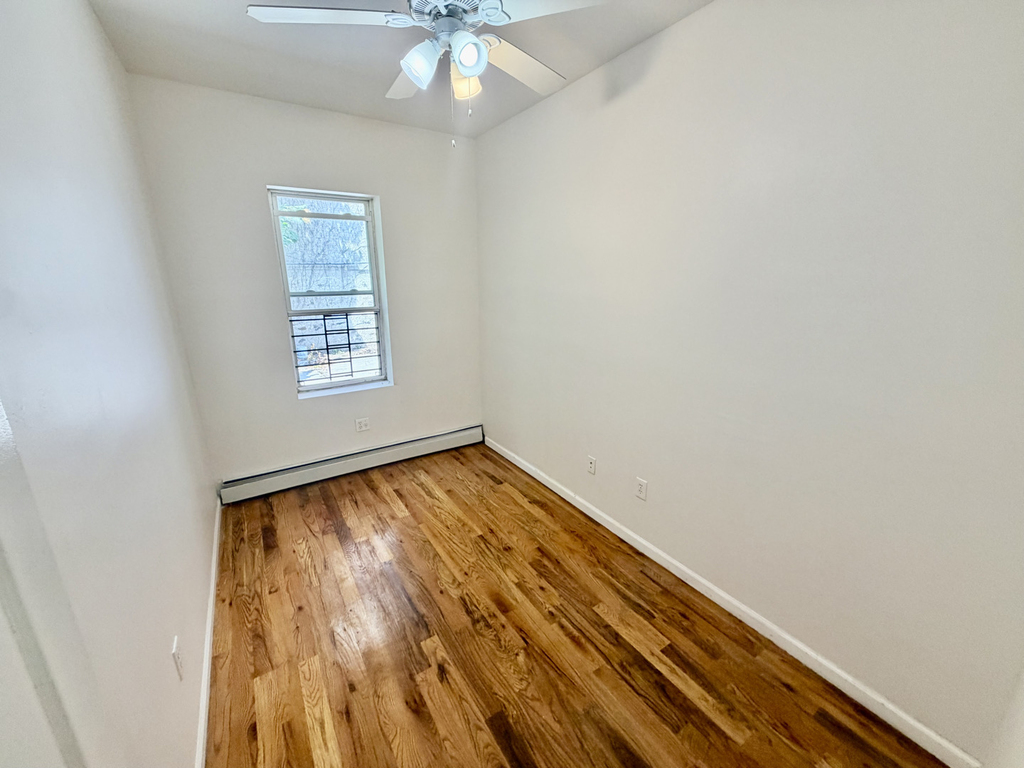 1381 Clay Avenue - Photo 6