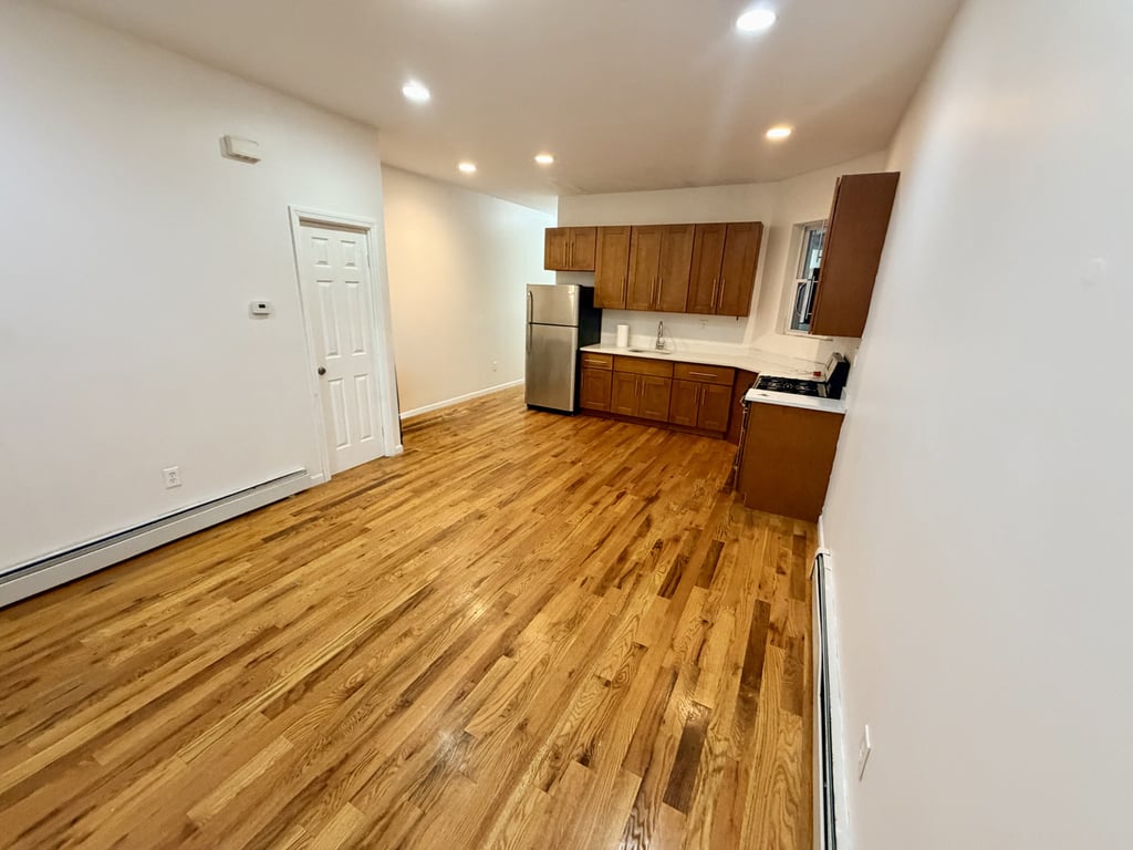 1381 Clay Avenue - Photo 1