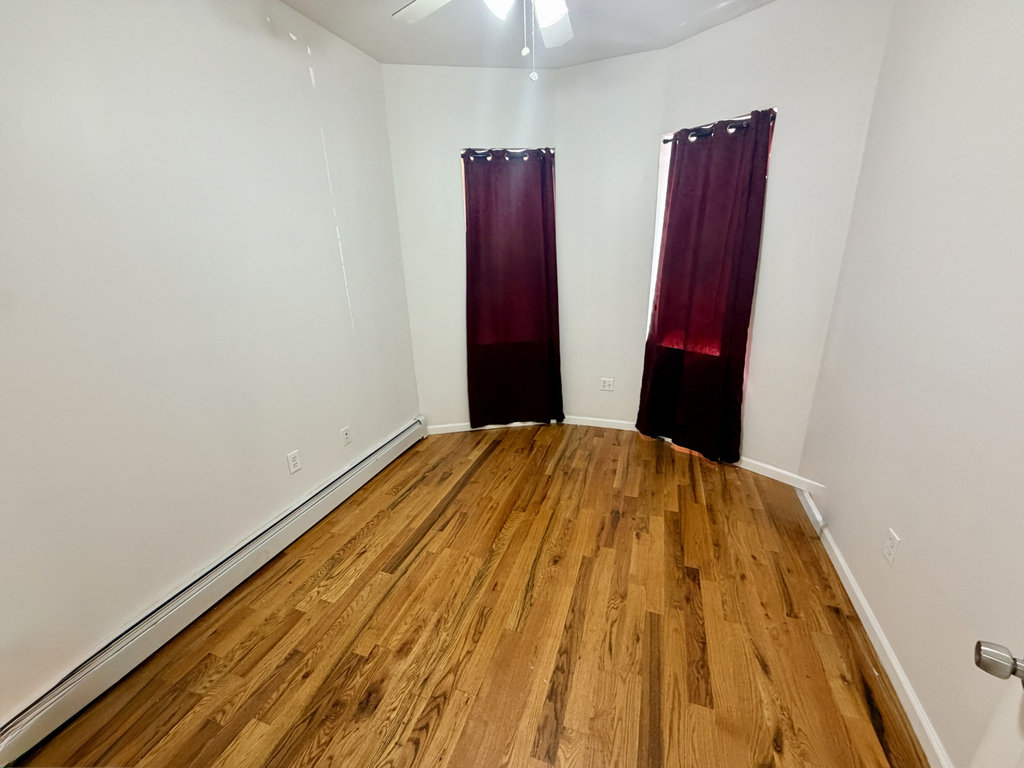 1381 Clay Avenue - Photo 9