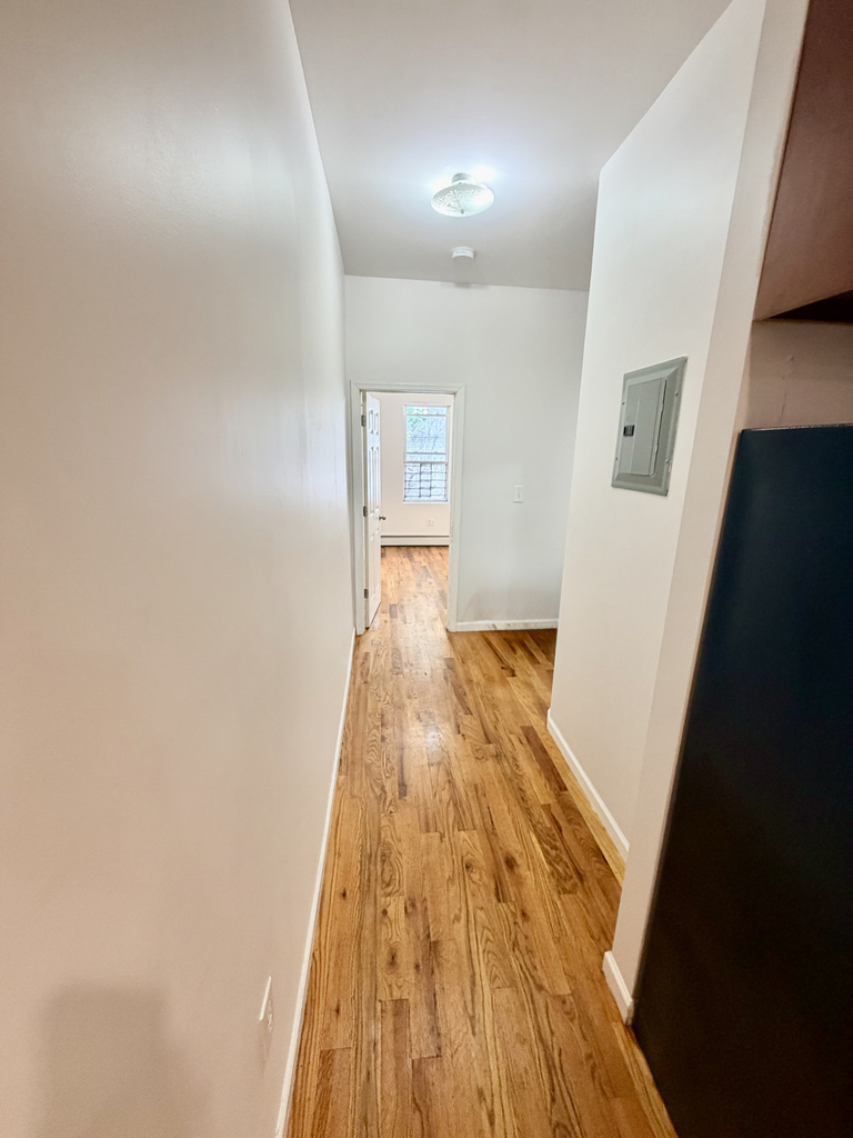 1381 Clay Avenue - Photo 7
