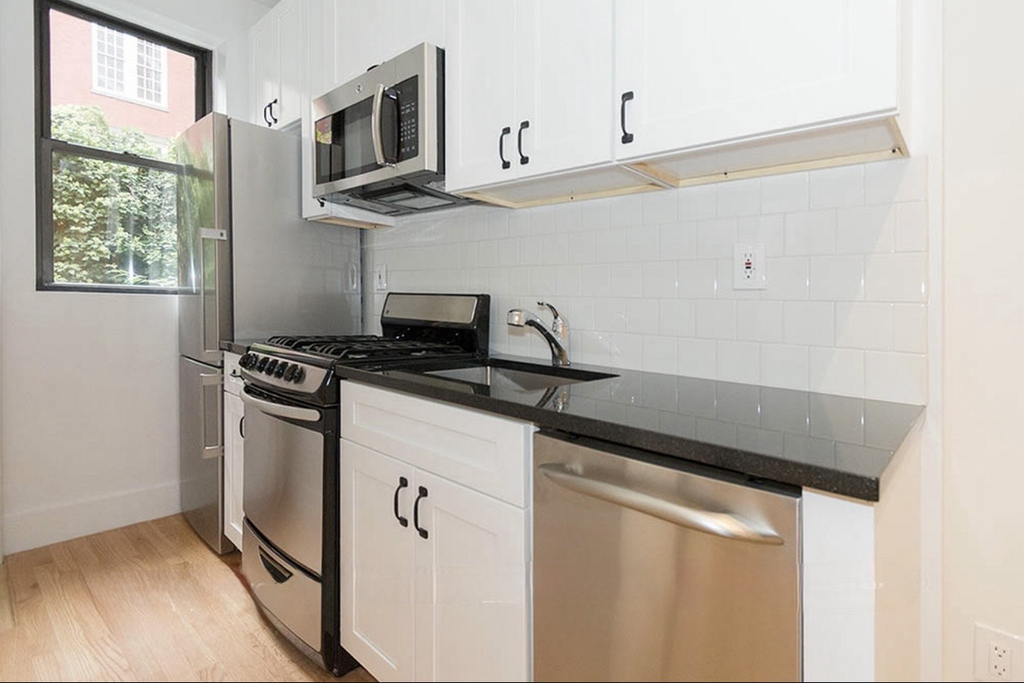 East 89th Street york ave and 1st ave - Photo 4